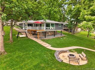 735 Red Oak Ln, Sunrise Beach, MO 65079
