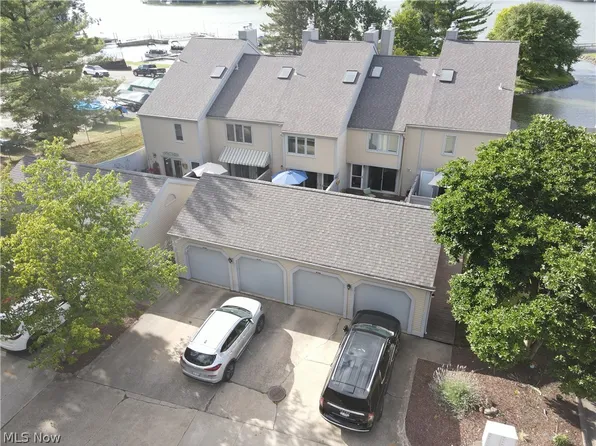 3311 Mariners Island Dr NW APT D, Canton, OH 44708