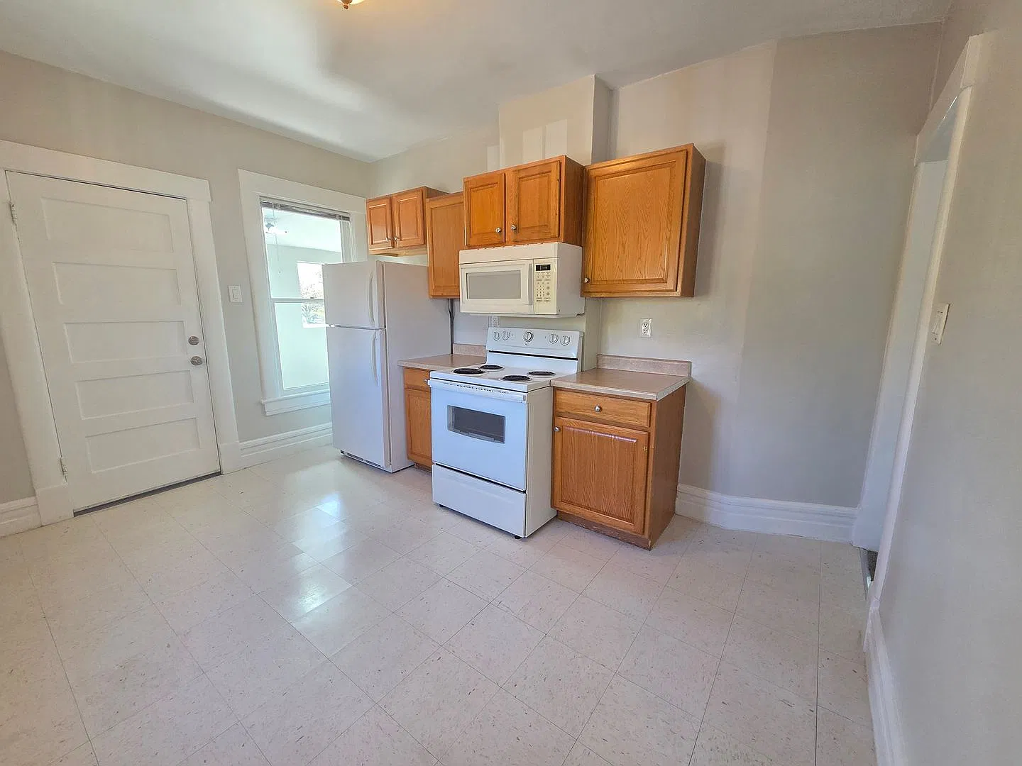 Conveniently Located 2-Bedroom Apartment Near Downtown & UNR — Photo 3