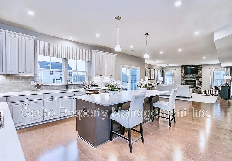 212 Spokane Dr — Photo 3