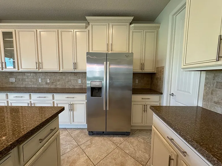 12119 Uleta Ln — Photo 25