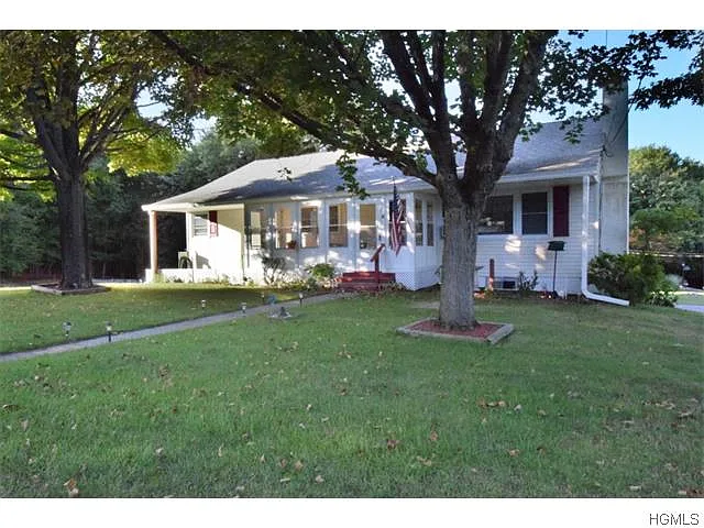 6 Claire Ann Dr photo 1