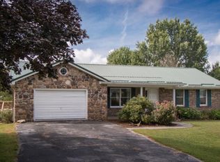 1136 Panorama Dr, Abingdon, VA 24210