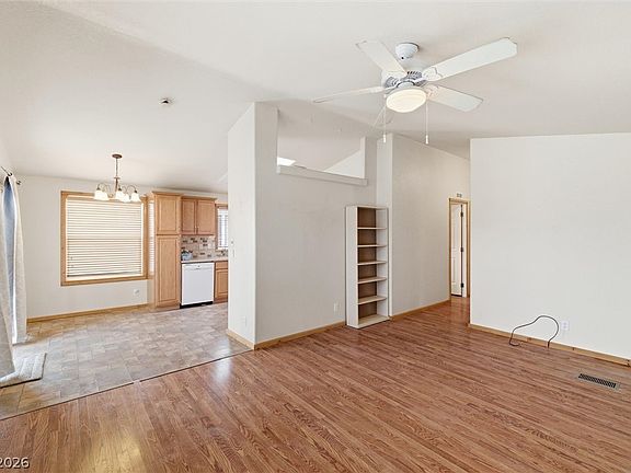 5th image of 211 Montecito Dr
