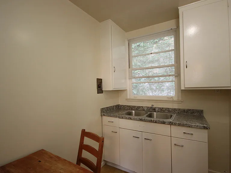 30 N 1st St #8 — Photo 11