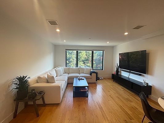1st image of 37 Madison St #3A