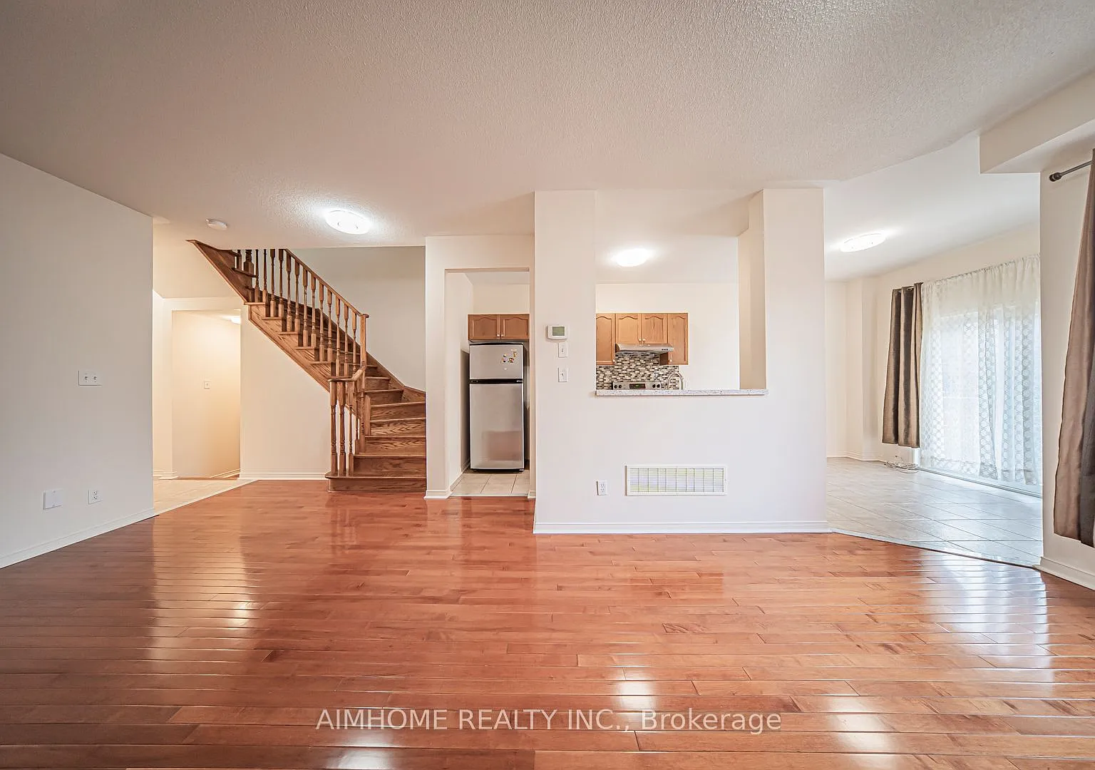3 bed, $3,350 — Photo 2