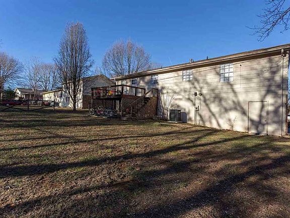 2nd image of 625 Northview Dr NW