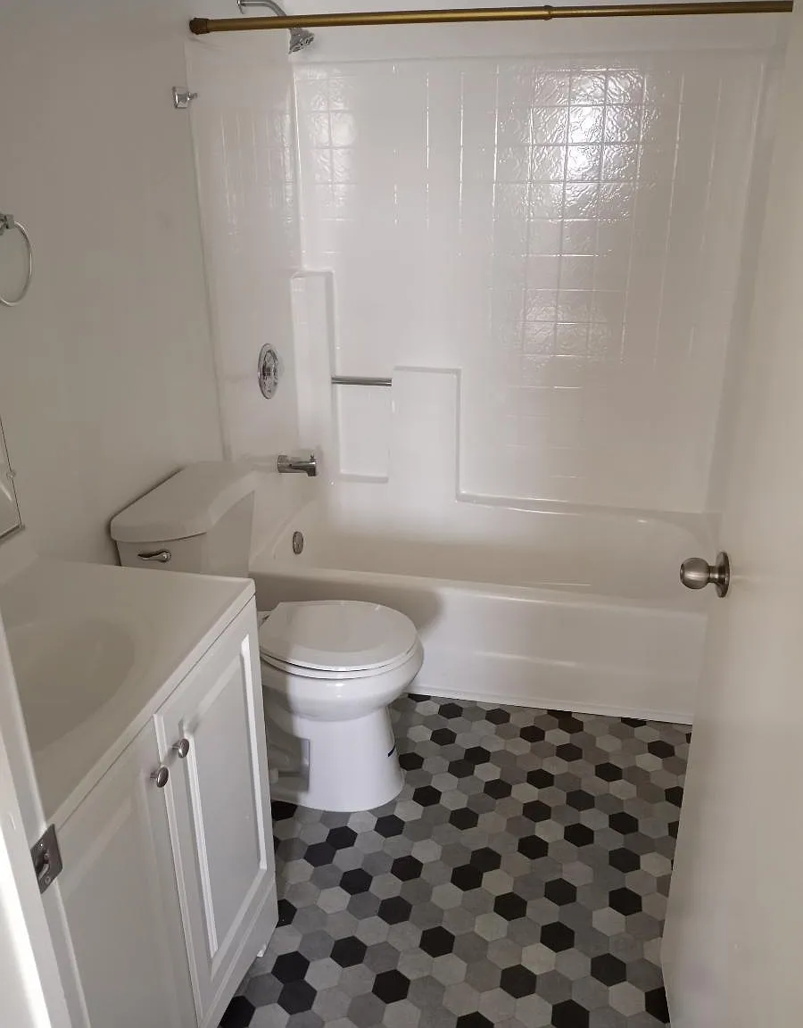 445 Landfair Ave — Photo 3