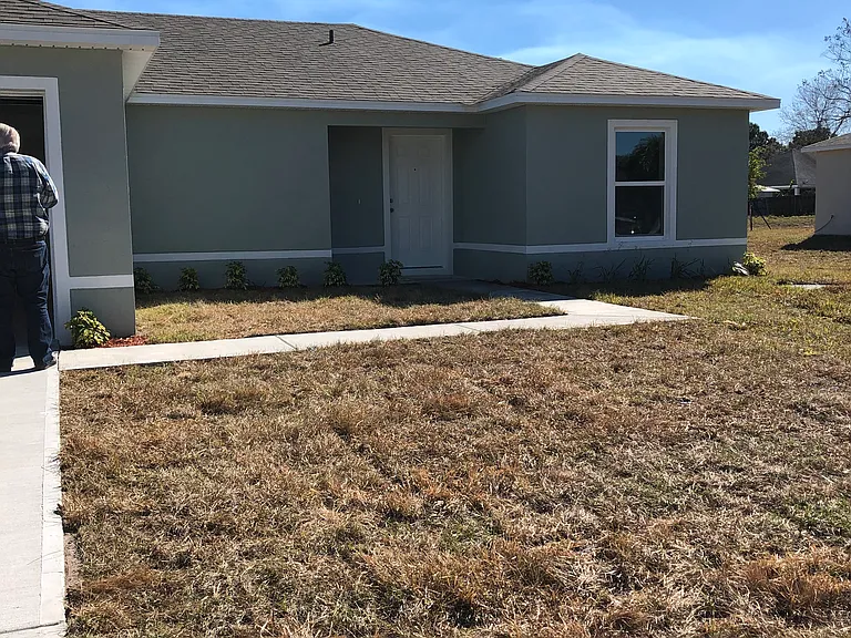 2937 SW Skyline St — Photo 2
