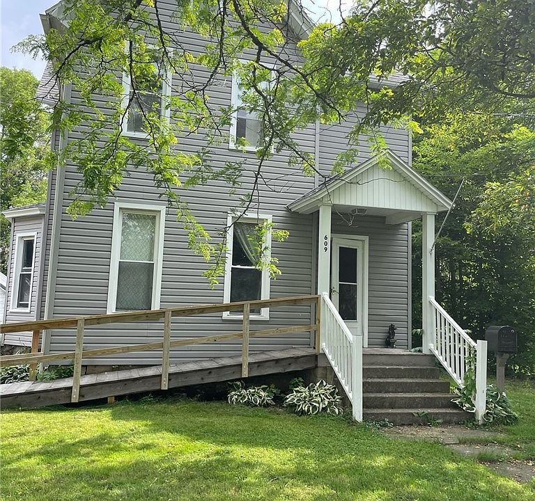 1st image of 609 Bishop St