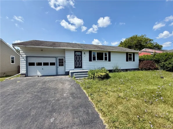111 Deborah Dr, Liverpool, NY 13088