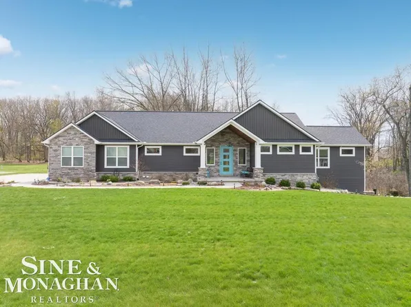 2285 White Hawk Trl, Howell, MI 48843