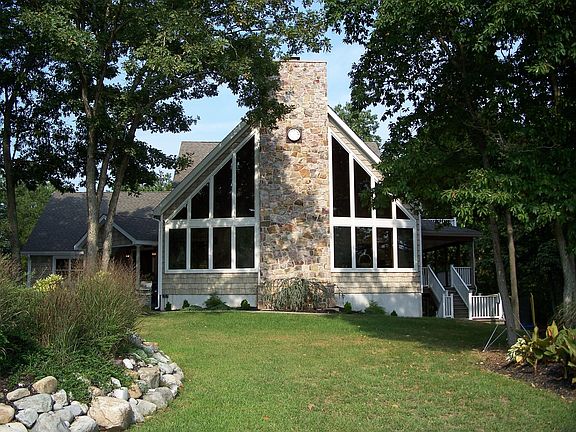 2nd image of 407 Blackwood Ave
