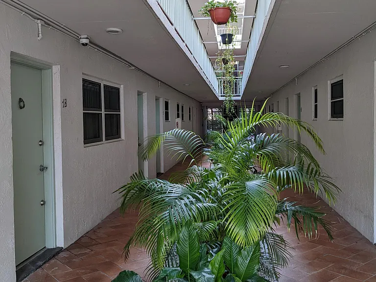 11610 N Bayshore Dr #3H — Photo 14