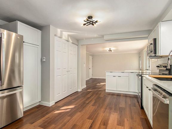5th image of 17350 Brandel Ave