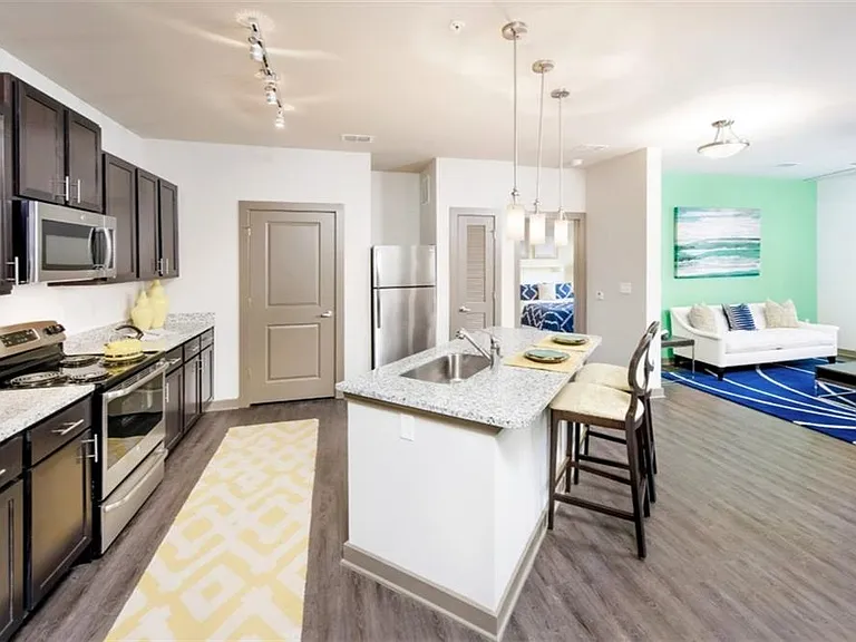 800 Millwood Ln #902-218 — Photo 4