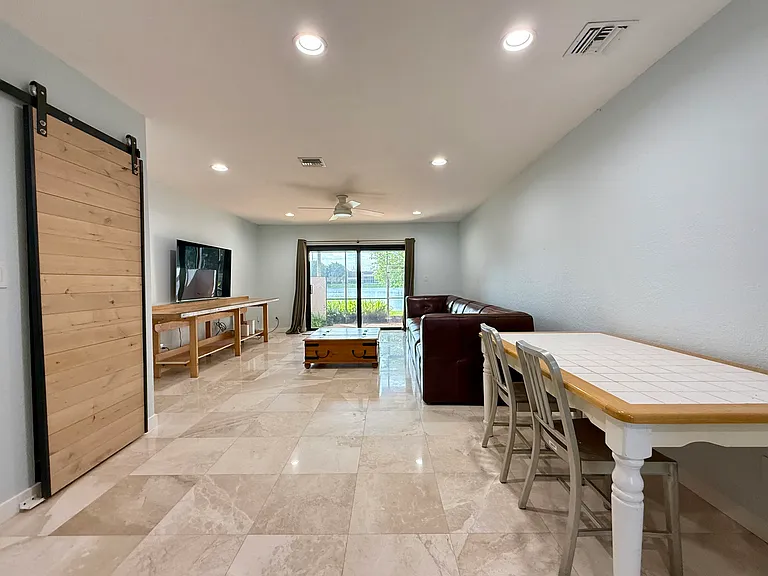 1556 NW 90th Way — Photo 1