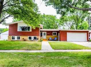 2312 6th St S, Moorhead, MN 56560