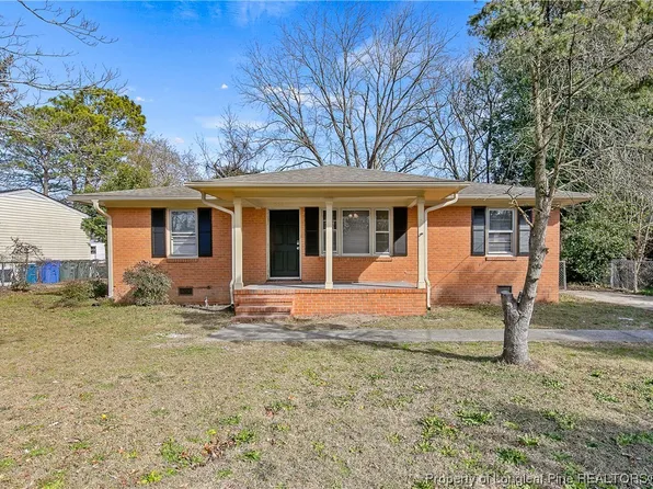 5311 Bayleaf Dr, Fayetteville, NC 28304