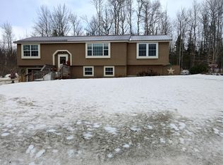 17 Cleveland Ave, Dexter, ME 04930