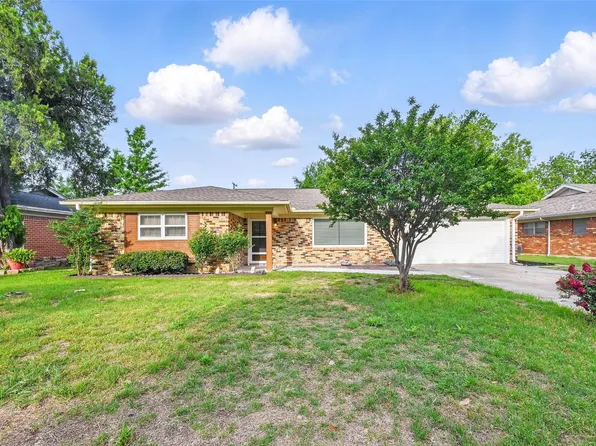 7012 Chippendale Dr, Fort Worth, TX 76134