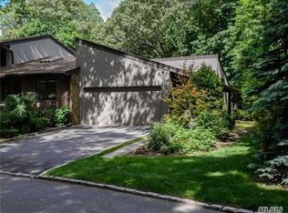 270 Vista Dr, Jericho, NY 11753
