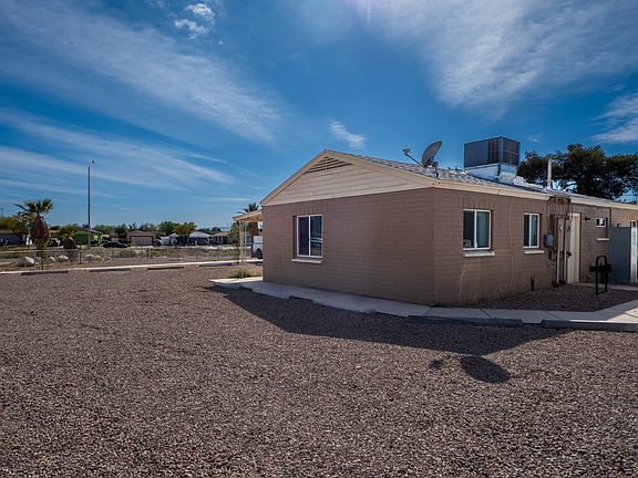 2nd image of 2241 E Sunland Vis
