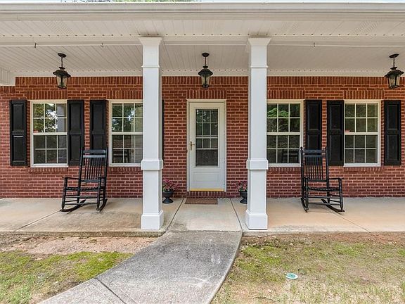 3rd image of 641 Ledbetter Rd