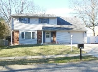 102 McCann Rd, Newark, DE 19711