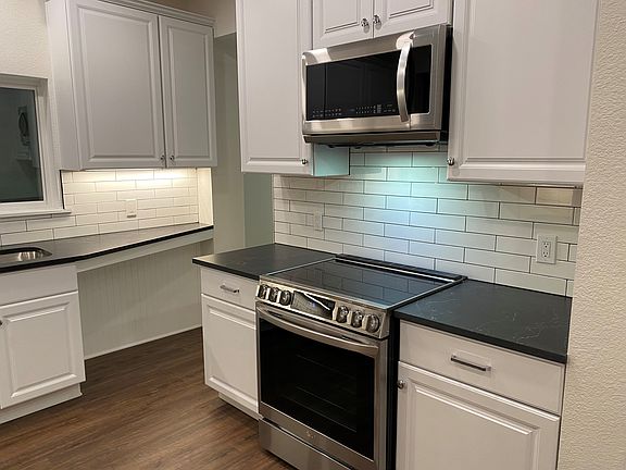 5th image of 3926 N Alcott St