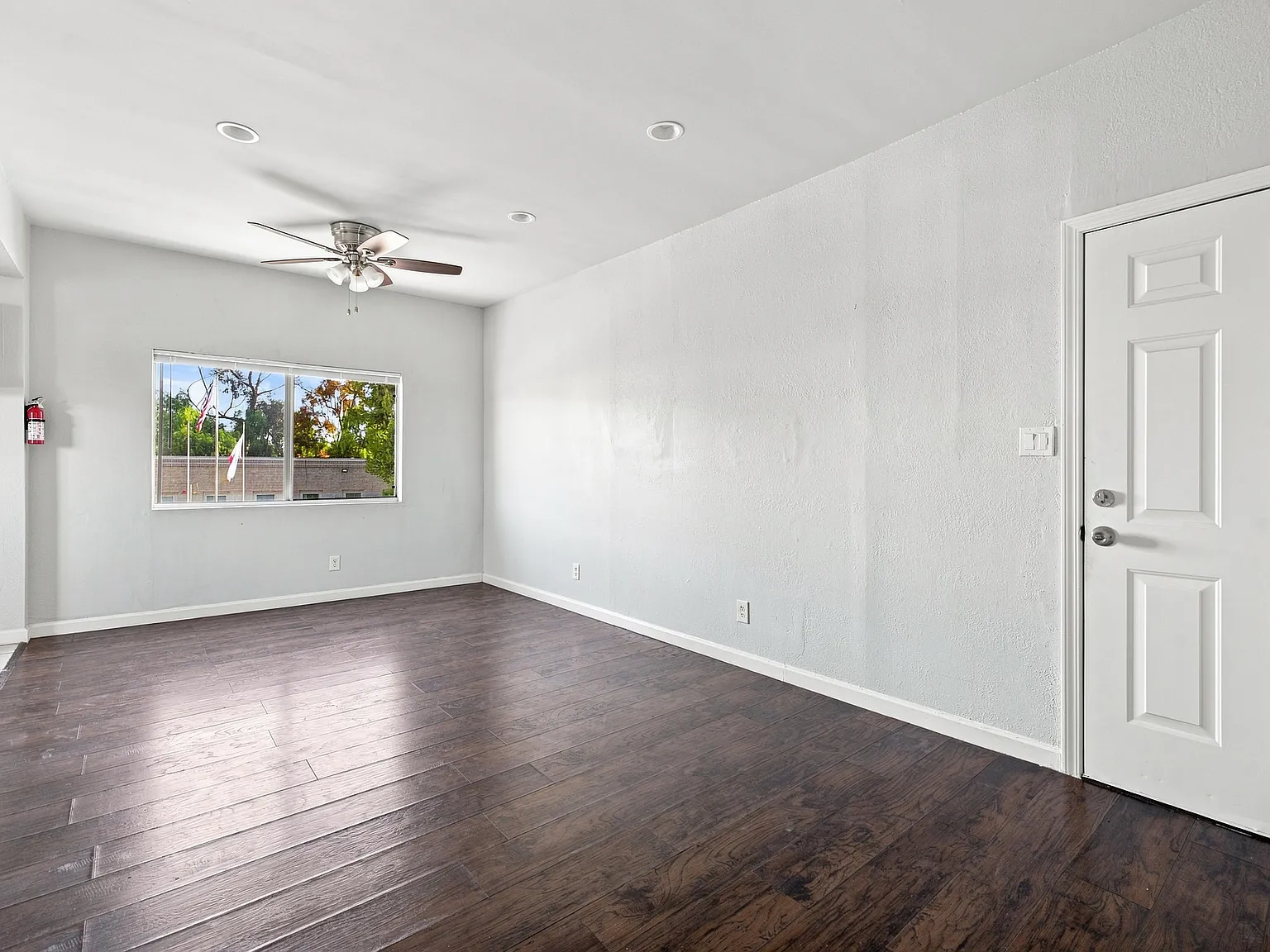 2 bed, 650 sqft, $2,550 — Photo 4