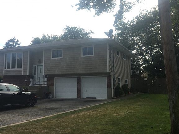 2nd image of 136 Grand Blvd