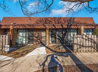 481 Raintree Ct UNIT E, Glen Ellyn, IL 60137