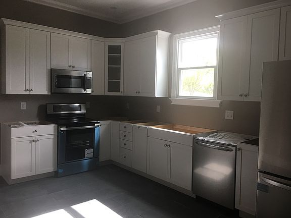 4th image of 1644 Forest Ave