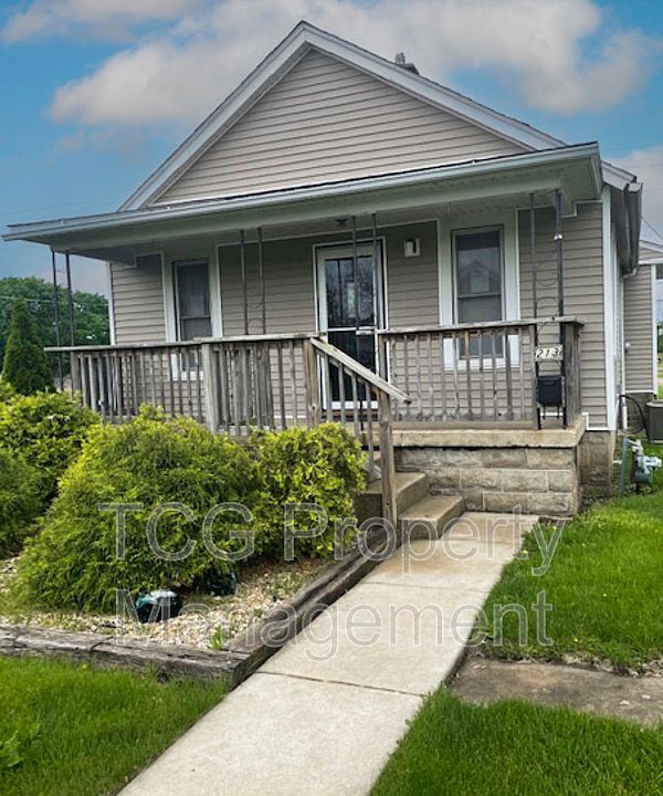 1st image of 213 1/2 20th Ave