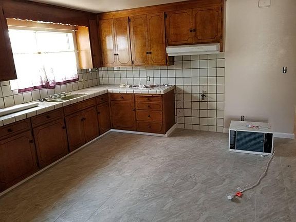 4th image of 4183 Gion Ave