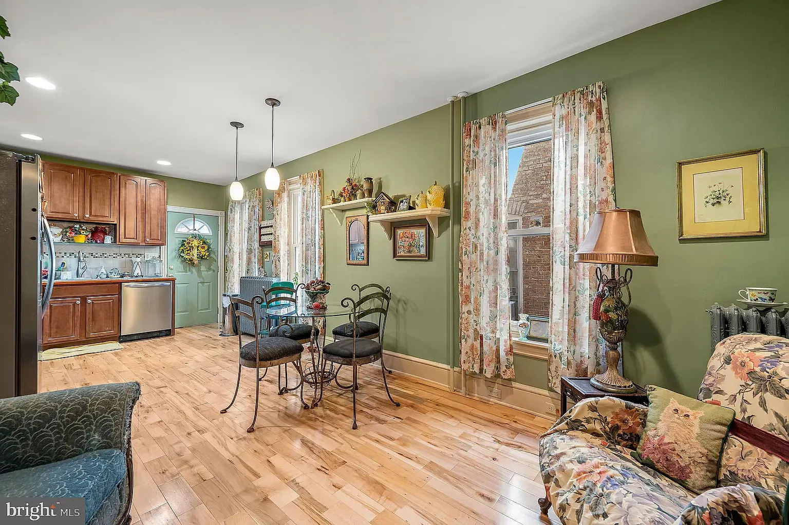 3 bed, 1450 sqft, $1,695 — Photo 4