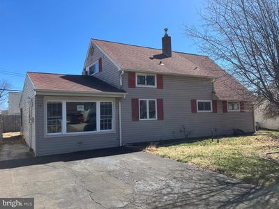 18 Newberry Ln, Levittown, PA, 19054