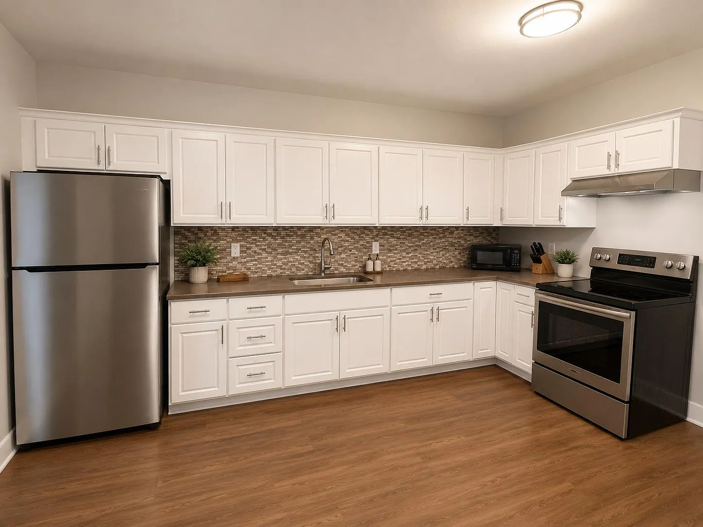 4 bed, 4.0 bath, 3000 sqft, $620 — Photo 2
