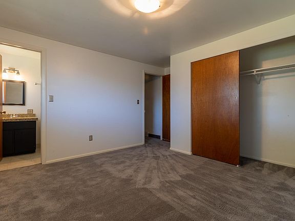 5th image of 874 E Angelina Ave