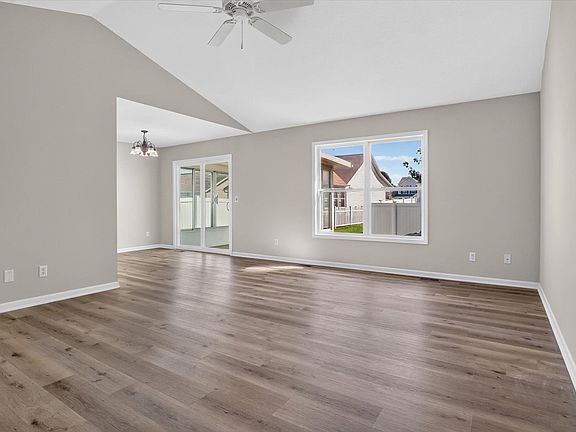 3rd image of 1814 Rambling Rose Ln