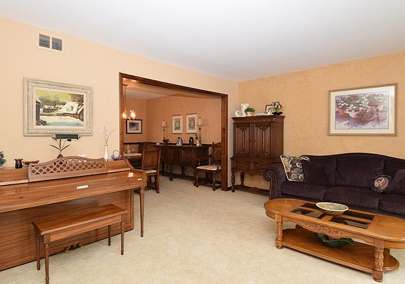 4th image of 760 Orchid Ln