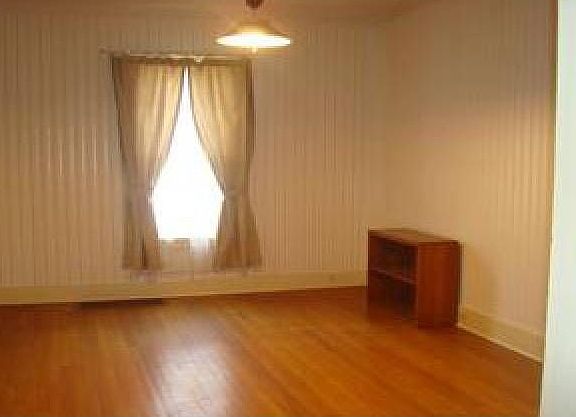 2nd image of 619 S 9th St