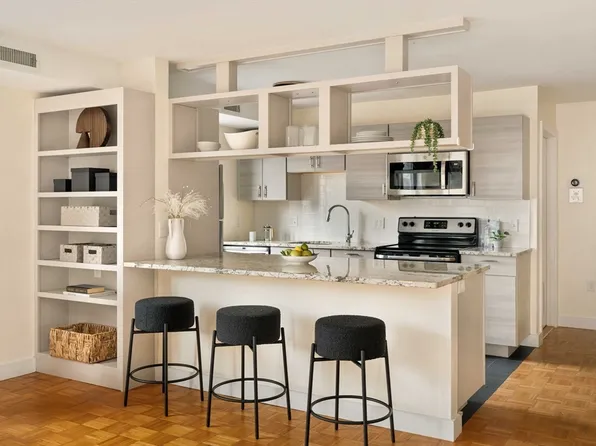 2130 Massachusetts Ave APT 3A, Cambridge, MA 02140