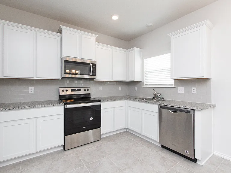 2033 Mallard Ct — Photo 6