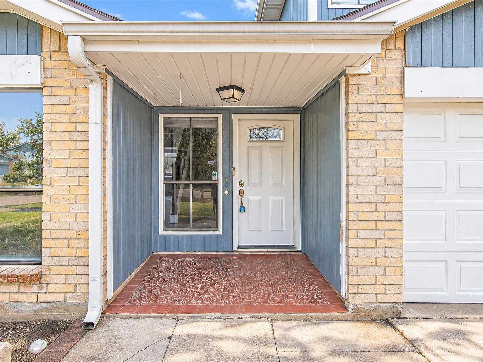 4 bed, 2.5 bath, 2128 sqft, $2,000 — Photo 3