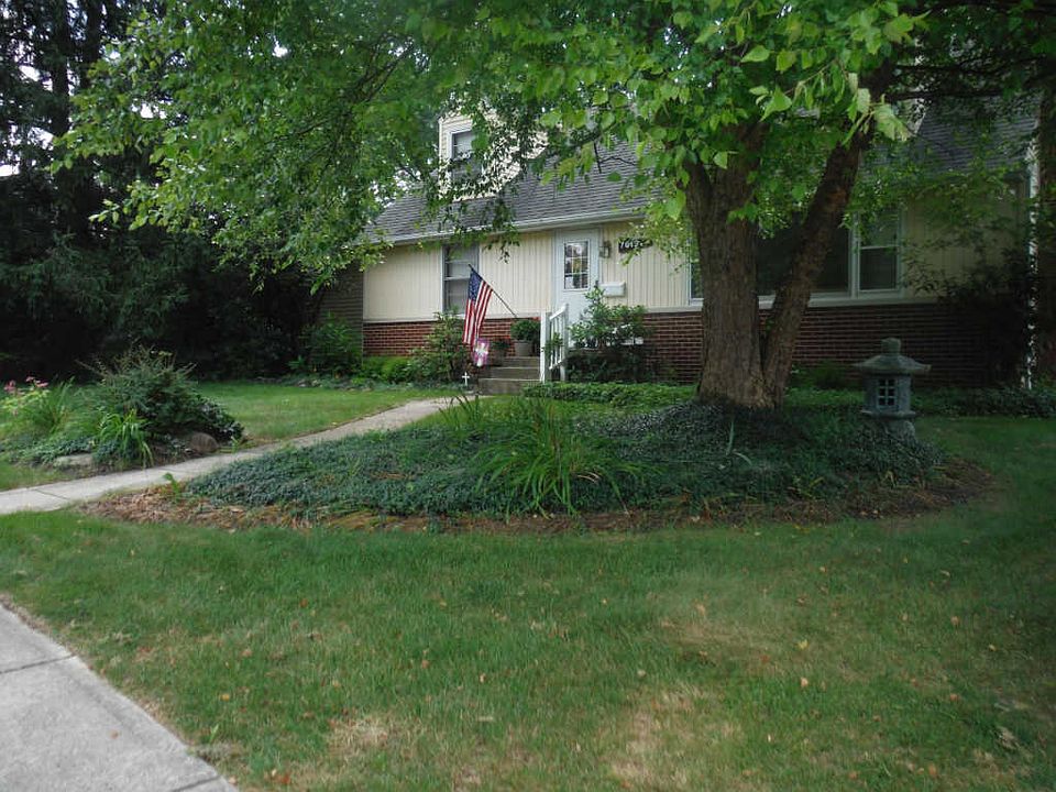 1st image of Dalglen Dr