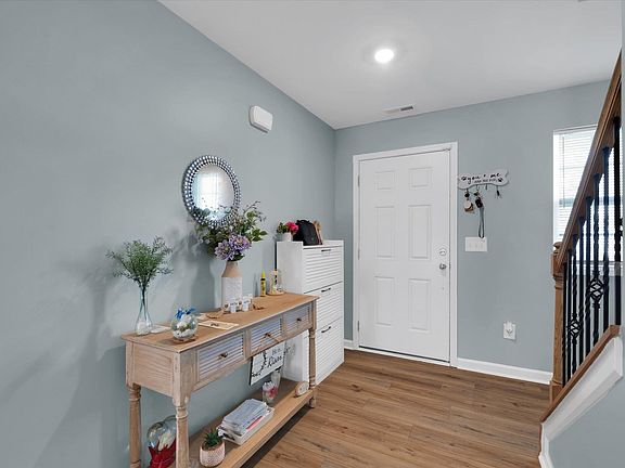 2nd image of 206 Wintersweet Way