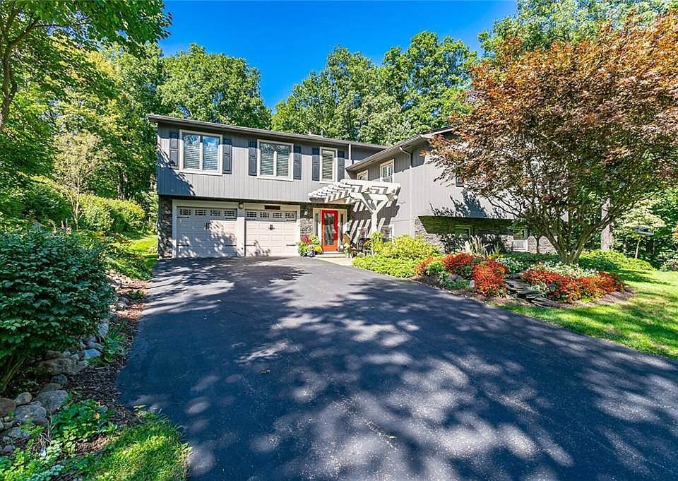 1st image of 727 Wilkinson Rd
